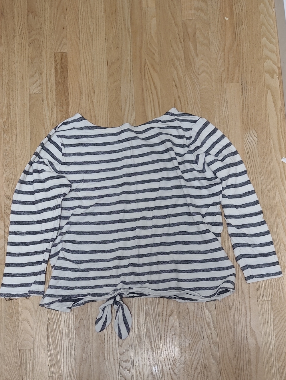 Old Navy Top - Picture 2 of 7